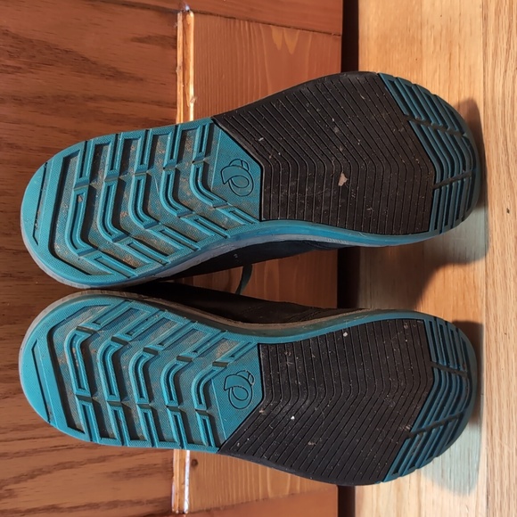 Pearl Izumi Women's Mountain Bike shoes - Picture 2 of 3